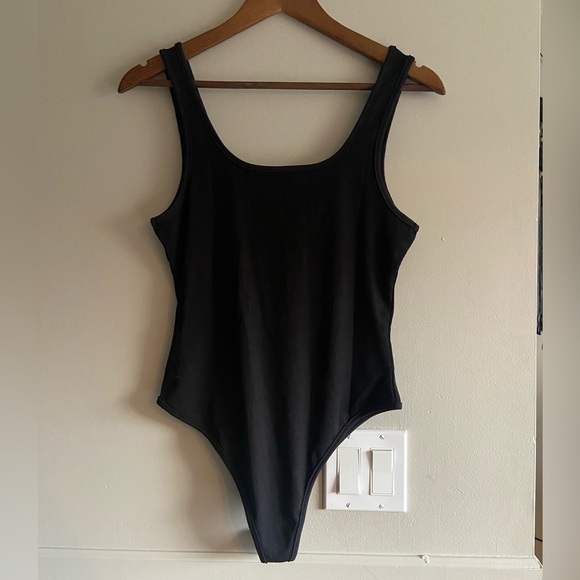🌸 Amazon 🌸 black ribbed bodysuit - Picture 2 of 8